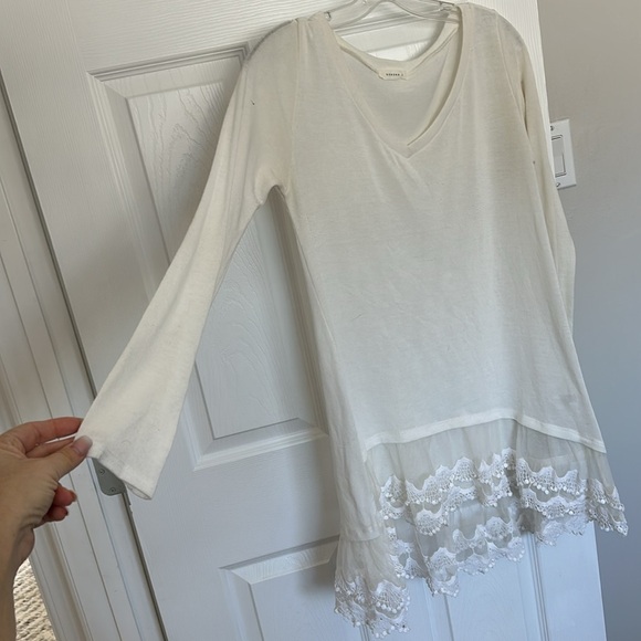 🔥Reborn, J size medium lace, BoHo, free, flowing shirt - Picture 3 of 8